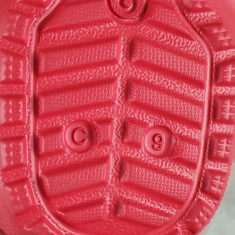 Crocs Classic Lined Santa Kids Clog Sz 9 C9 Red Round Toe Slip-On Holiday